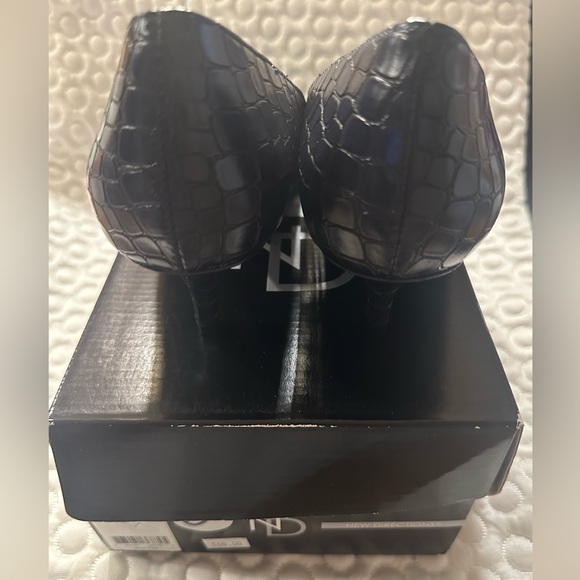 New Directions Navy Croc Embossed Kitten Heels Women’s Size 8 - Picture 3 of 9